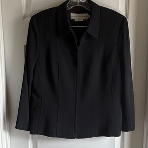 Garfield & Marks Women's Black Blazer